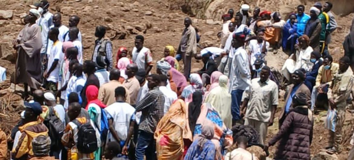 © Jebel Marra/Emergency Response Room People gather after a landslide destroyed Tarseen village in South Darfur, Sudan.